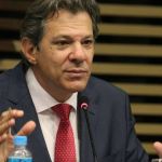 Governo estuda taxar sites de apostas esportivas para compensar perdas com revisão da tabela do Imposto de Renda