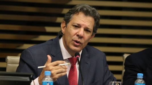 Haddad confirmou ter concluído proposta sobre revisão da tabela do Imposto de Renda em reunião do PT