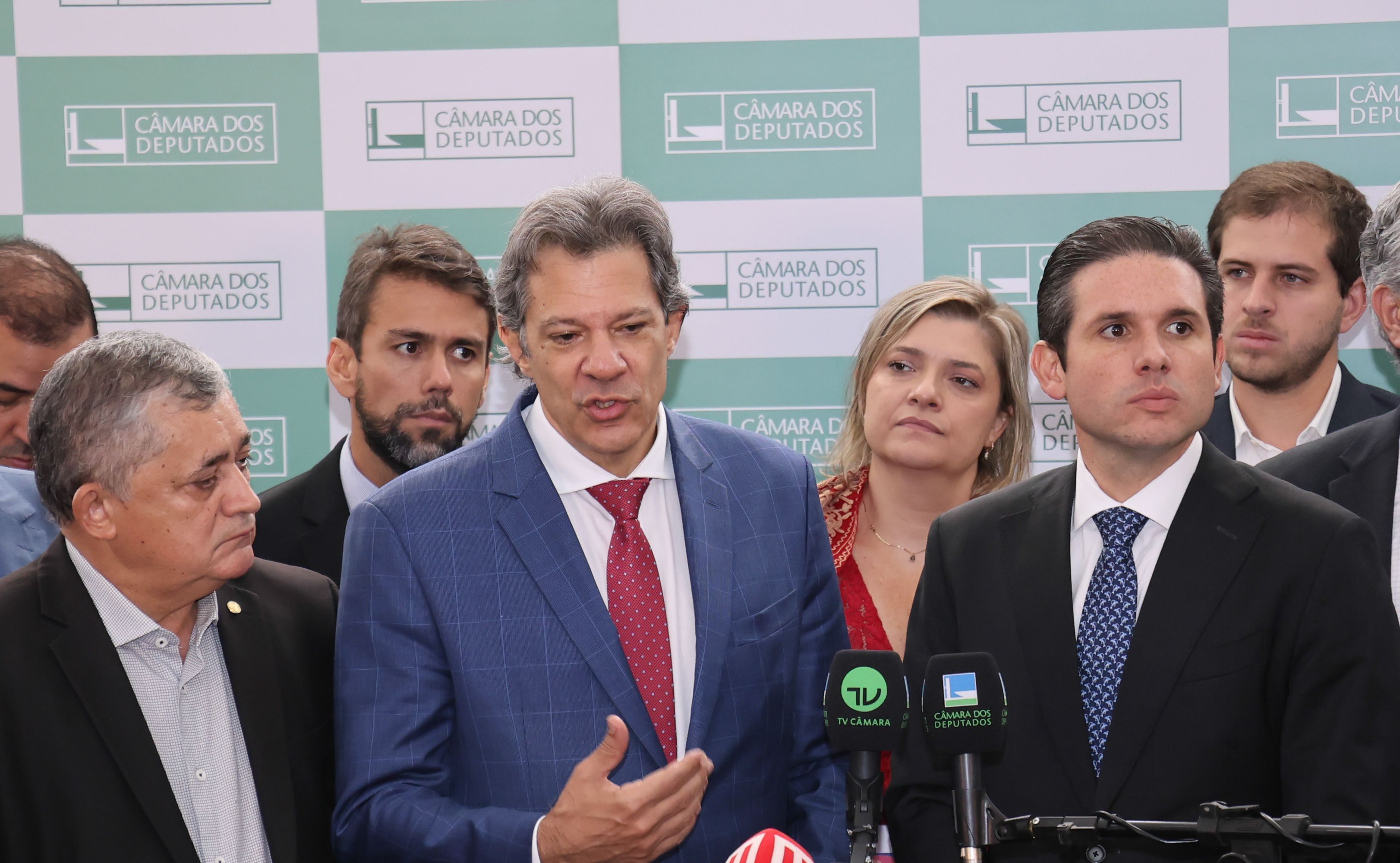 Sem detalhar medidas, Haddad diz que compensação da reforma do IR está com Lula