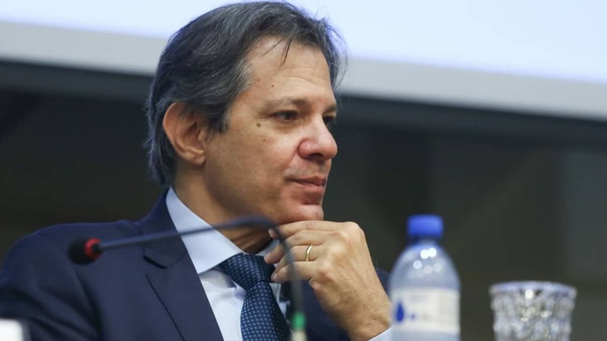 Em universidade, Haddad ouve críticas ao marco fiscal e sinaliza à educação: 'Não mudei de lado, só de prédio'