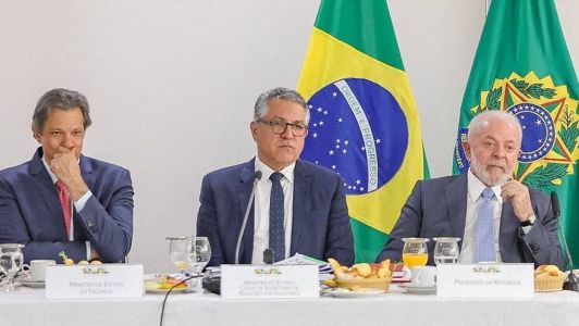 Haddad, Padilha e Lula em reunião ministerial