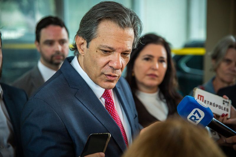 Haddad nega traição do Congresso e diz aguardar retorno de Hugo Motta após derrota sobre o IOF