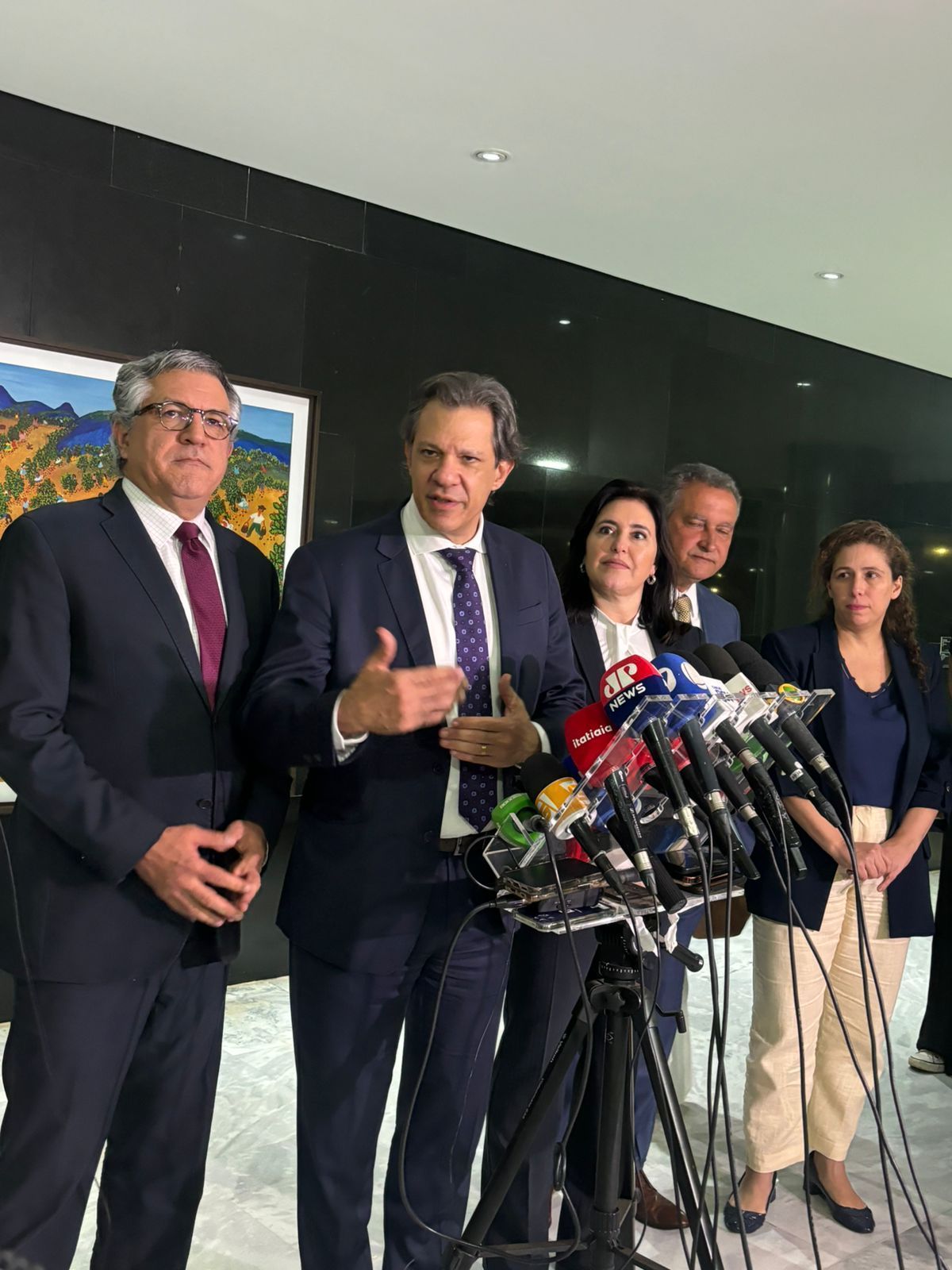 Haddad anuncia corte de R$ 25,9 bilhões de programas do governo