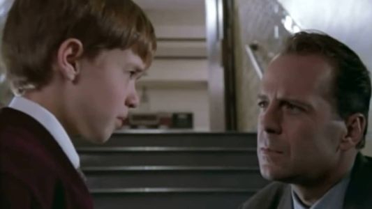 Haley Joel Osment ao lado de Bruce WIllis em 'O Sexto Sentido'
