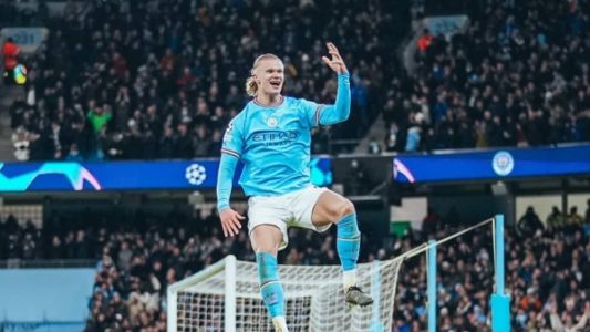 Halland marcou cinco gols na goleada do City sobre o Leipzig na Inglaterra