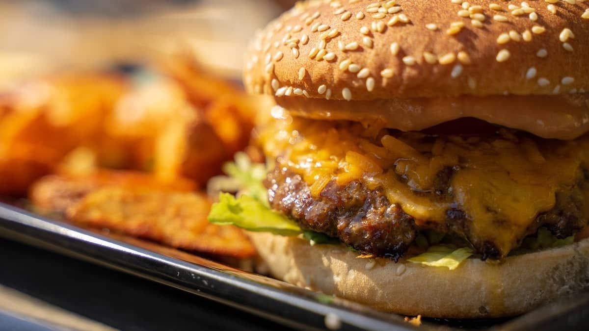 Dia do hambúrguer: confira indicações de restaurantes e promoções em BH