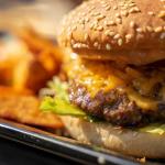 Dia do hambúrguer: confira indicações de restaurantes e promoções em BH