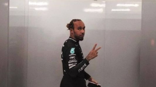 Hamilton negou qualquer contato com a Red Bull