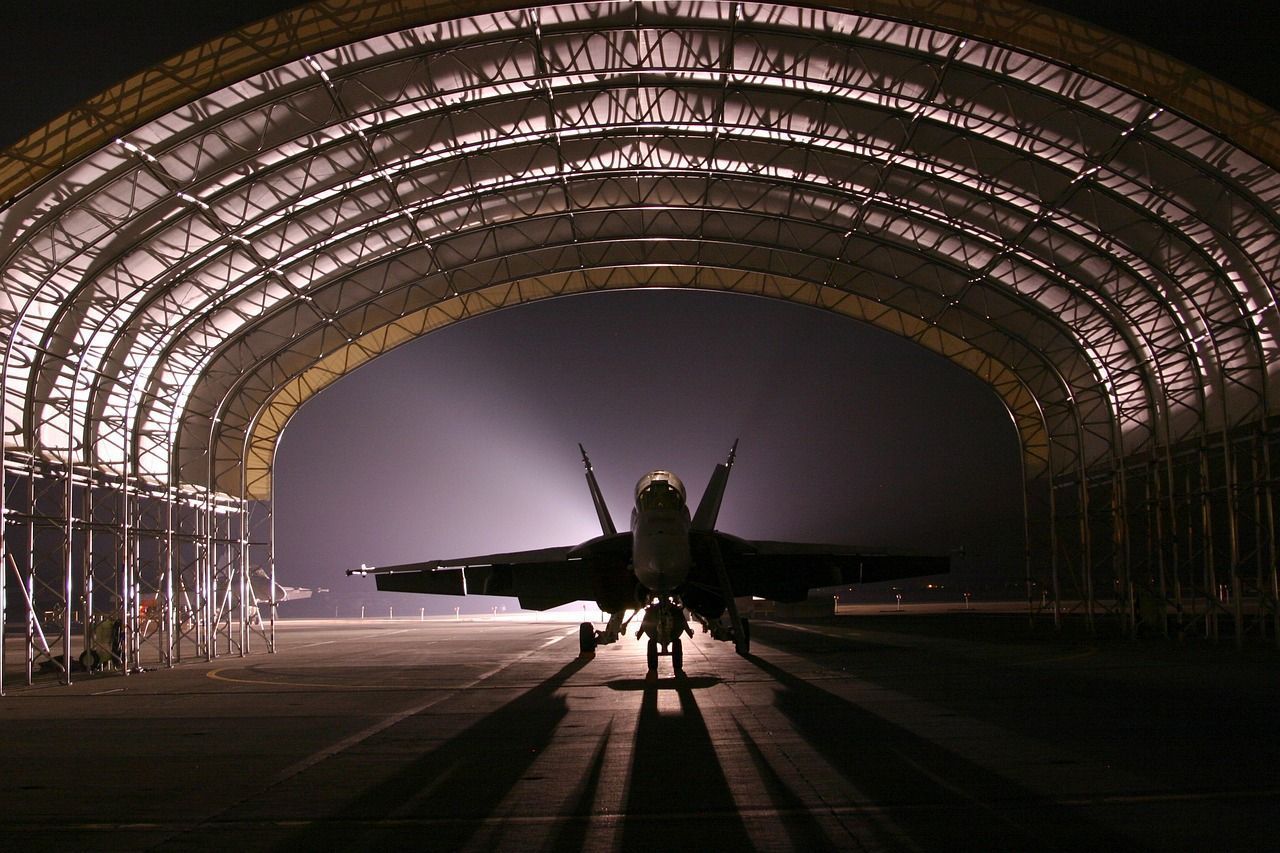 Três pessoas morrem e nove ficam feridas após hangar desabar nos EUA