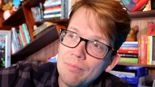 Hank Green postou vlog em que conta diagnóstico da doença