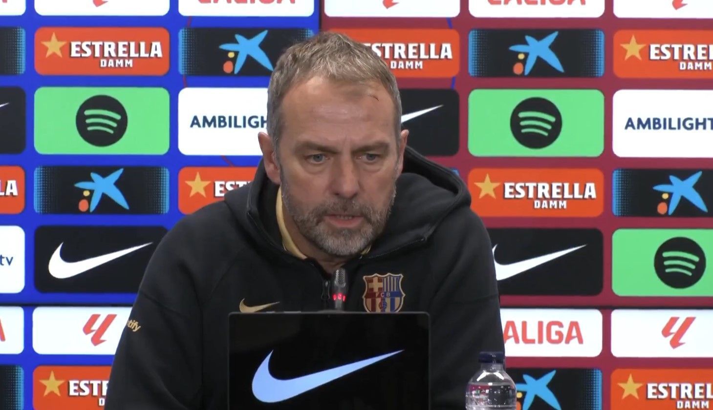 Técnico do Barcelona defende arbitragem após duras críticas do Real Madrid