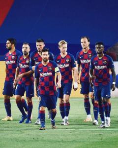 Multicampeão pelo Barcelona anuncia aposentadoria aos 37 anos