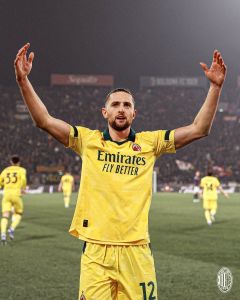 Rabiot celebra gol do Milan contra o Bologna