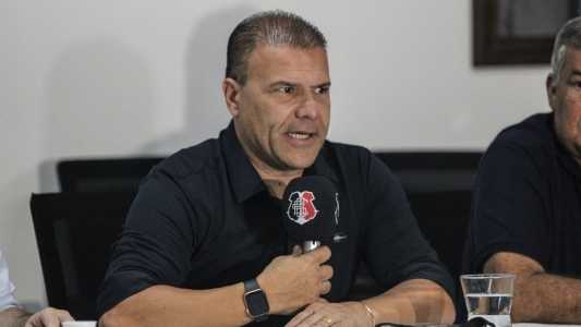 Harlei Menezes durante entrevista coletiva