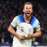 Kane bate recorde, e Inglaterra vence Itália pelas Eliminatórias da Euro