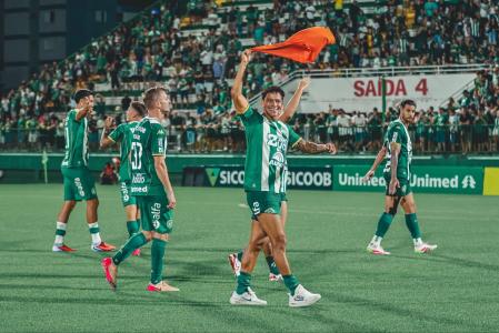 Jogadores da Chapecoense comemoram classificação às semifinais do Campeonato Catarinense