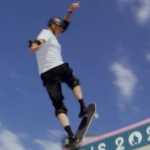 Tony Hawk dá 'voltinha' em pista da Olimpíada de Paris aos 56 anos; assista