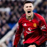 Manchester United vence Everton fora de casa e volta ao G4 da Premier League