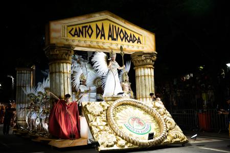 Foto do último desfile da escola de samba 'Canto da Alvorada'