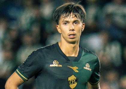 João Almeida, lateral-esquerdo do Coritiba