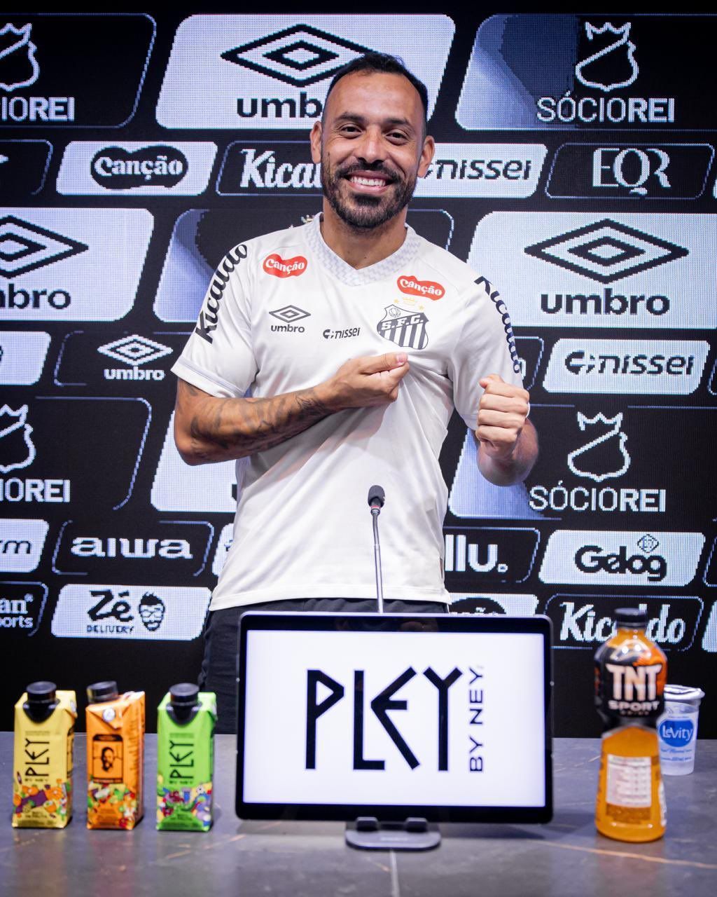 Reforço do Santos, Moisés abre o coração ao falar sobre Neymar: 'Incrível'