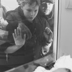 Neymar publica imagens e 'apresenta' terceira filha