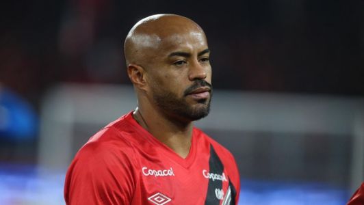 Thiago Heleno em ação pelo Athletico-PR no Brasileirão de 2024