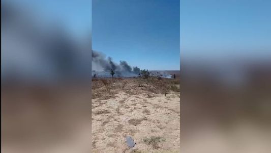 Helicóptero da Marinha cai no interior de Goiás e deixa dois militares mortos.