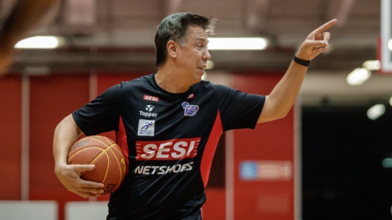 Técnico do Franca, Helinho analisa duelo com o Minas na semi do NBB