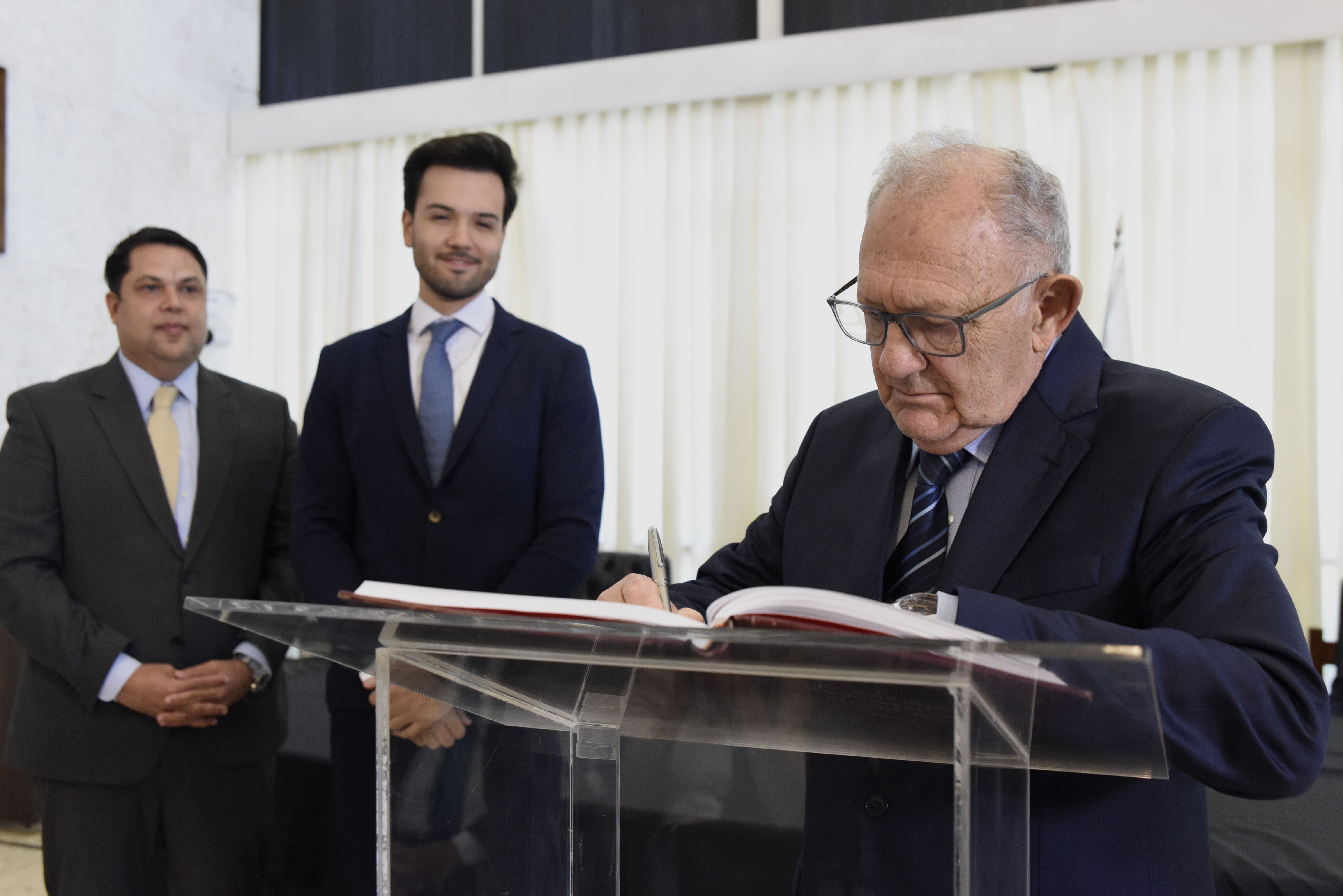 Hely Tarquínio (PV) toma posse na Assembleia Legislativa de MG na vaga de Macaé Evaristo (PT)