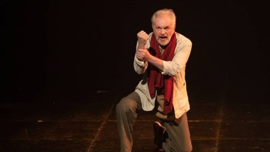 Henri Pagnoncelli no espetáculo 'Caim', inspirado em obra de José Saramago, no caso, o último livro do escritor
