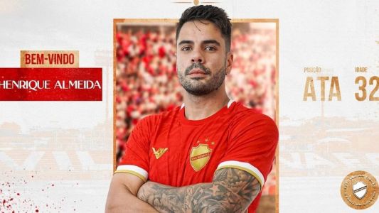 Henrique Almeida, de 32 anos, foi oficializado pelo Vila Nova nesta terça-feira (18)
