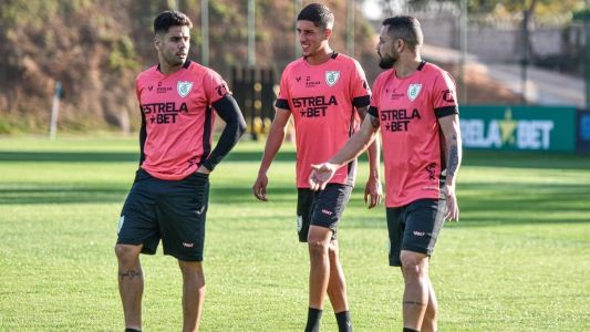 Henrique Almeida (esquerda) voltou à relação de Mancini