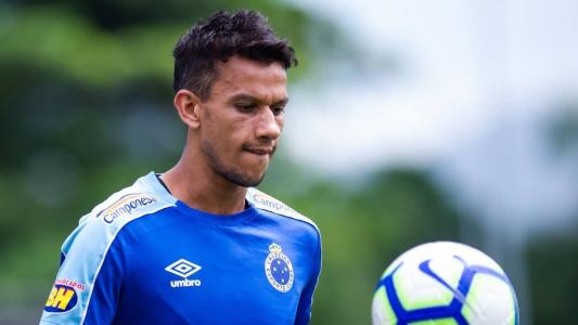 Henrique deverá ser reintegrado ao Cruzeiro em 48 horas