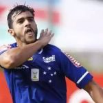 Reforço do Cruzeiro, Henrique Dourado treina na Toca mesmo sem ser anunciado
