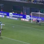 Ex-Cruzeiro, Henrique Dourado perde pênalti em empate da Chapecoense