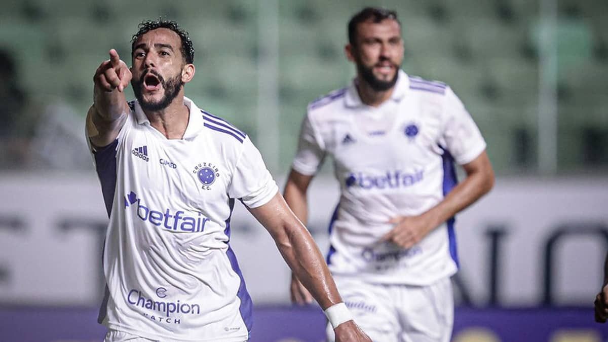 Henrique Dourado conta o que sentiu após 1º gol em retorno ao Cruzeiro