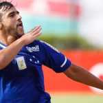 Como foi a primeira passagem de Henrique Dourado pelo Cruzeiro