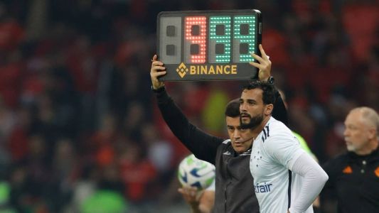 Henrique Dourado entrou no lugar de Bruno Rodrigues no decorrer da partida entre Inter e Cruzeiro