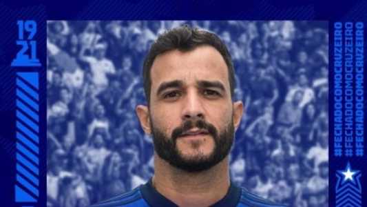 Henrique Dourado foi anunciado pelo Cruzeiro nesta terça (18)