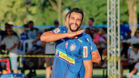 Henrique Dourado foi impedido por treinador de fazer tradicional comemoração nos gols