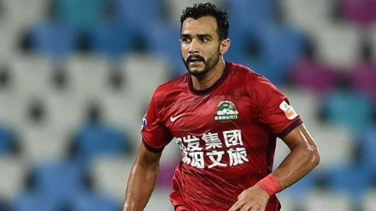Henrique Dourado chega a BH para fechar com o Cruzeiro