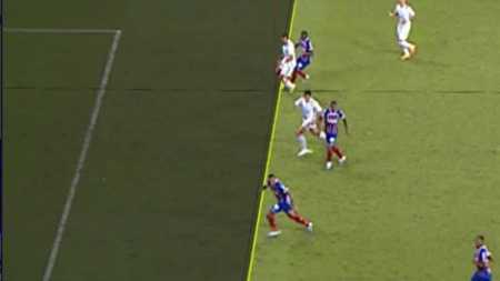 Henrique Dourado teve gol anulado contra o Bahia, na Fonte Nova