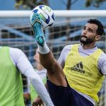 Cruzeiro aguarda parecer da Fifa para estreia de Henrique Dourado