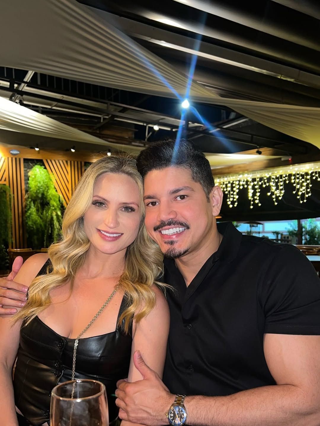 Henrique e Diego: esposa de cantor sertanejo é alvo da PF por lavar dinheiro para o PCC