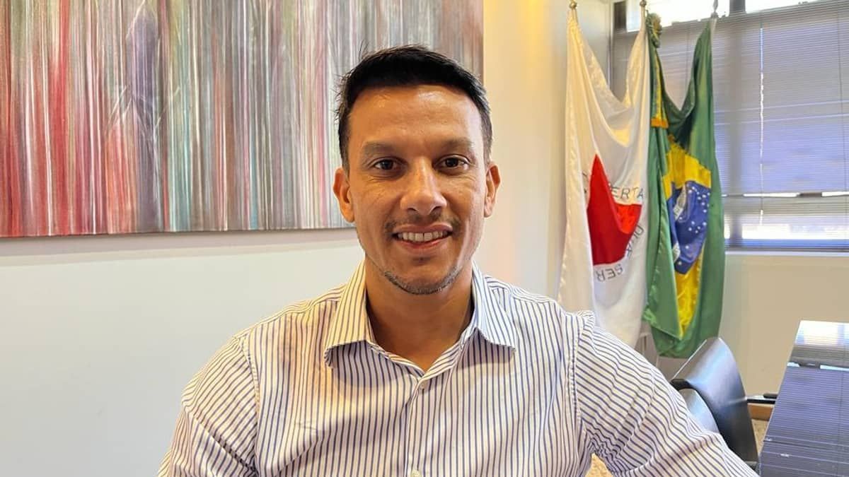 Henrique revela bastidores do fim de sua passagem pelo Cruzeiro e faz planos