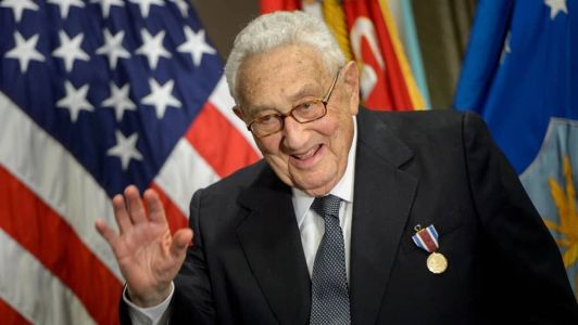 Heinz Alfred Kissinger, judeu alemão nascido em 1923 na Baviera, naturalizou-se americano aos 20 anos