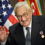 Henry Kissinger, ganhador do Nobel da Paz, morre aos 100 anos