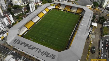 Heriberto Hulse recebe o jogo entre Criciúma x Sport nesta quarta-feira (24)