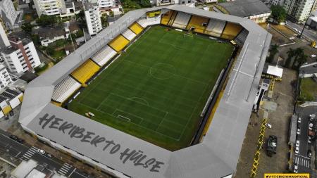 Heriberto Hulse recebe o jogo entre Criciúma x Sport nesta quarta-feira (24)